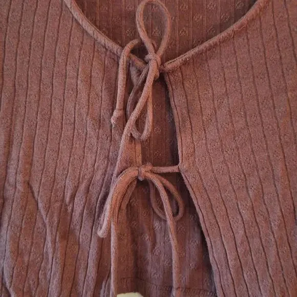 No Boundaries Women's Long Sleeve Ribbed Tie Front Top - Picture 3 of 4